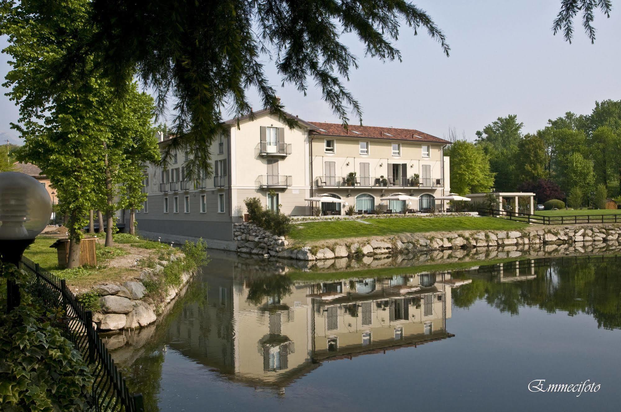 Hotel Il Corazziere Merone Exteriör bild